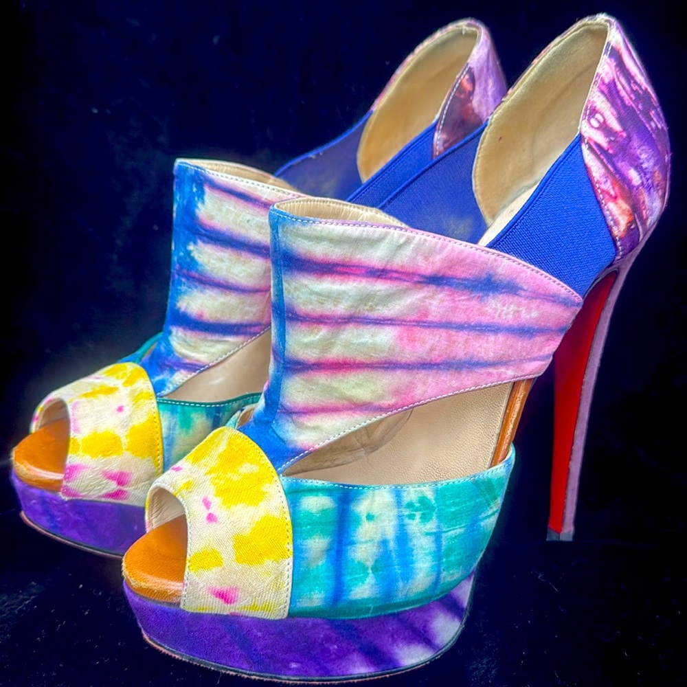 CHRISTIAN LOUBOUTIN TYE DYE SUEDE/ FABRIC PITOU PEEP TOE HIGH HEEL SHOES- 9 ๐๐ ๐ฅ - Picture 2 of 14